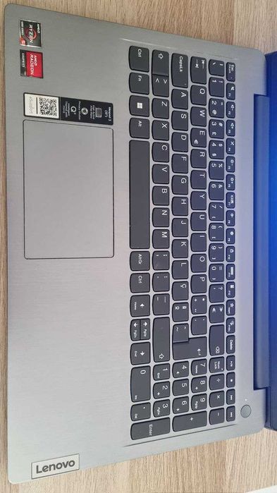 Lenovo IdeaPad 3