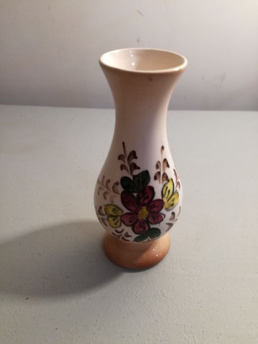 Vendo pequena jarra antiga