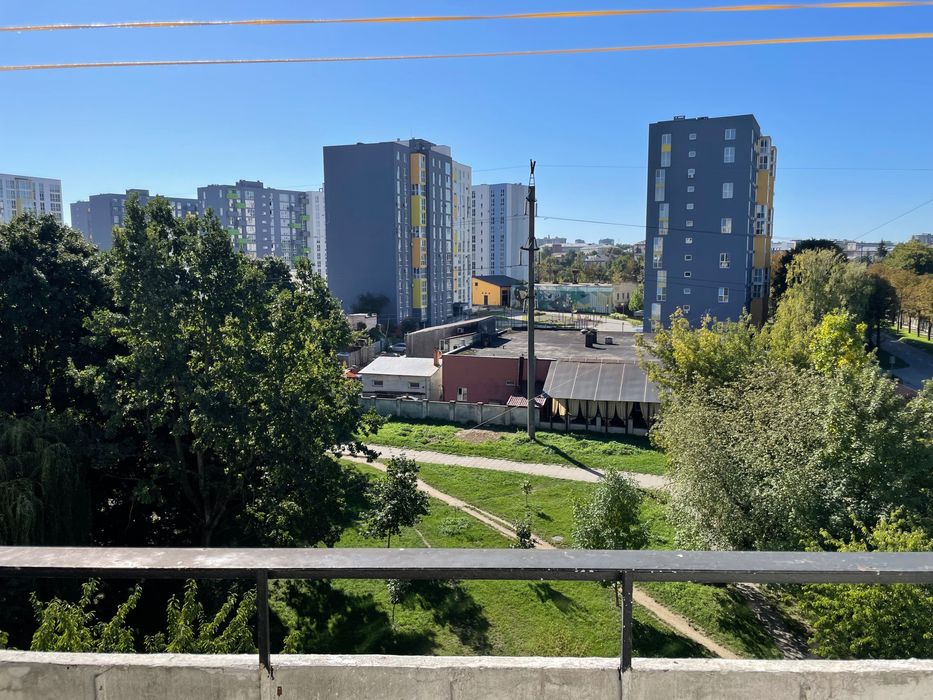 Продаж 3 кімн. квартири вул. Сластіона