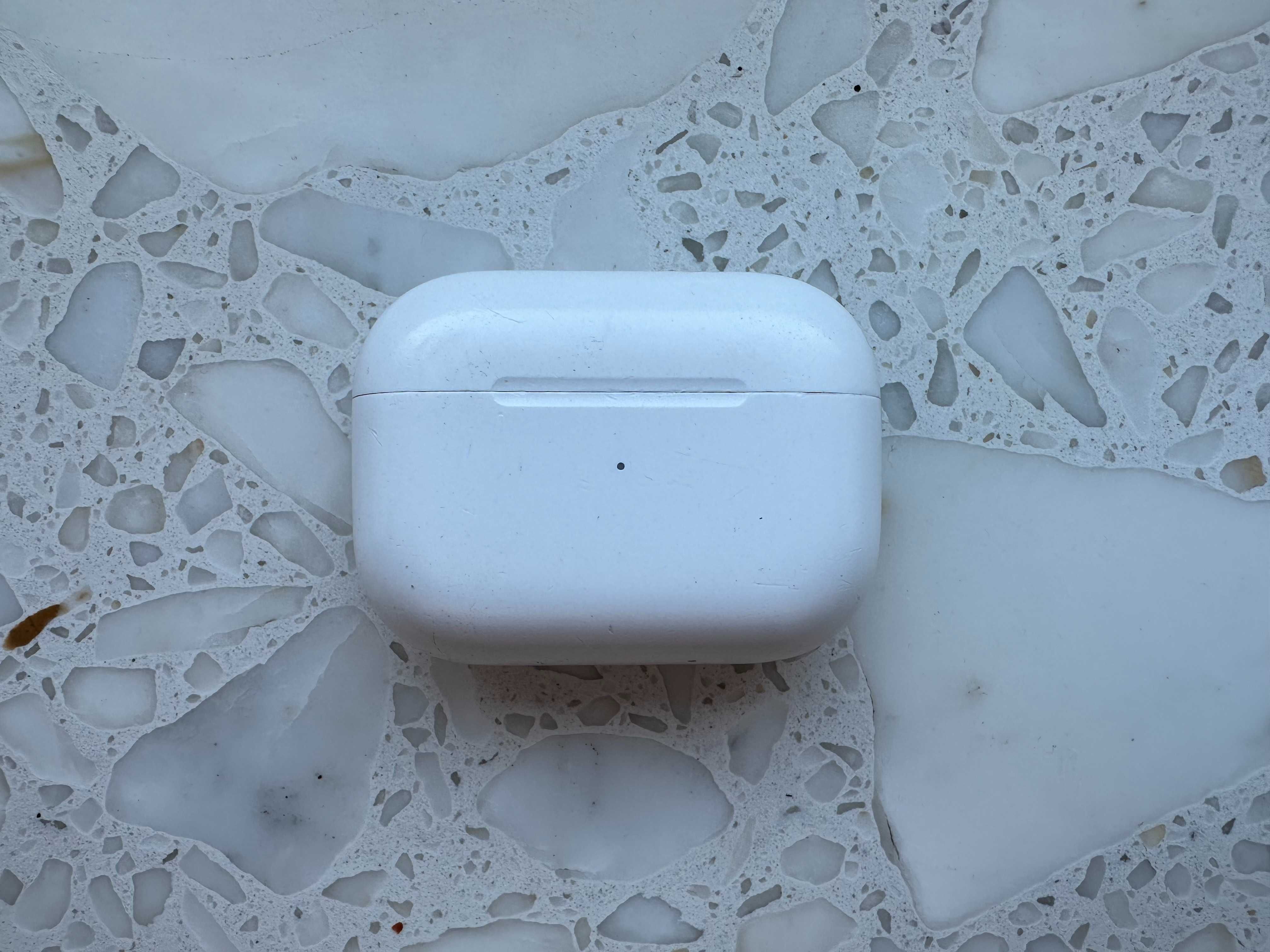 Oryginalne Etui Apple Airpods Pro z Ładowaniem Bezprzewodowym A2190