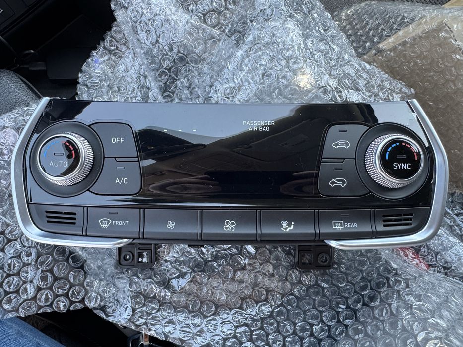 Hyundai Santa Fe 18-19г Панель управління клімат-контролем 97250-S1GD0