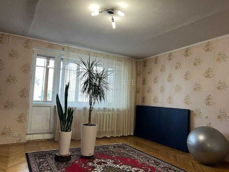 Продам 2 к вул.Жилянська 72  м.Університет