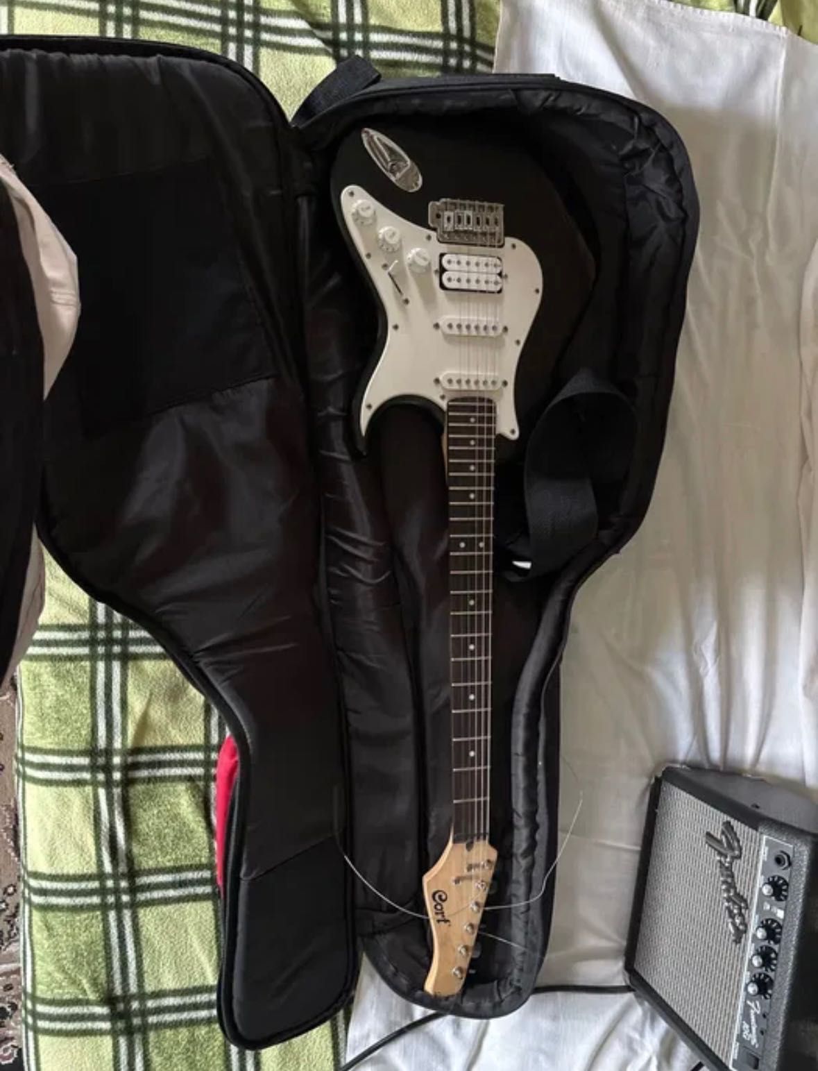 Cort g110 і комбік Fender frontman 10g