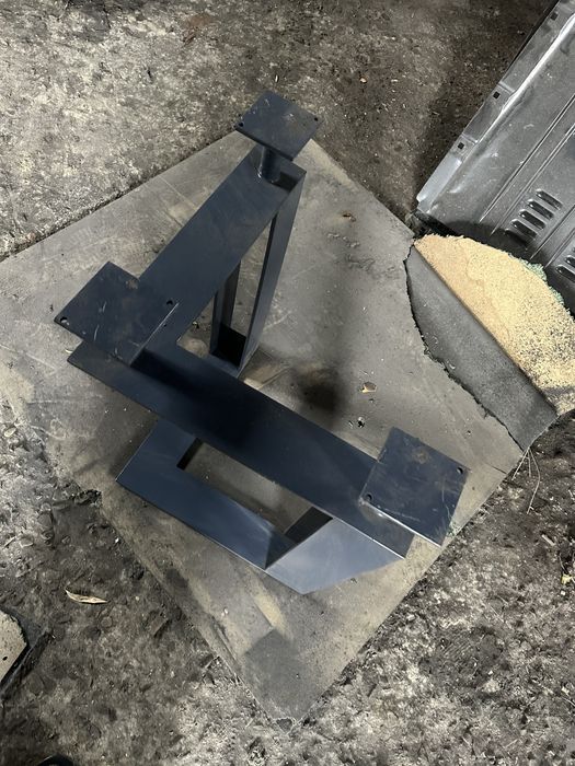 Жалізні опори  до столу