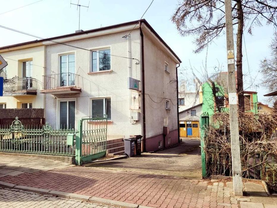 Bliźniak w świetnej lokalizacji