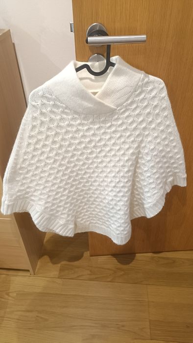 Poncho branco de mulher