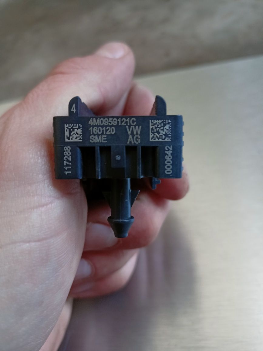 Audi Q7 II 4M0 absorber czujnik ochrony pieszych