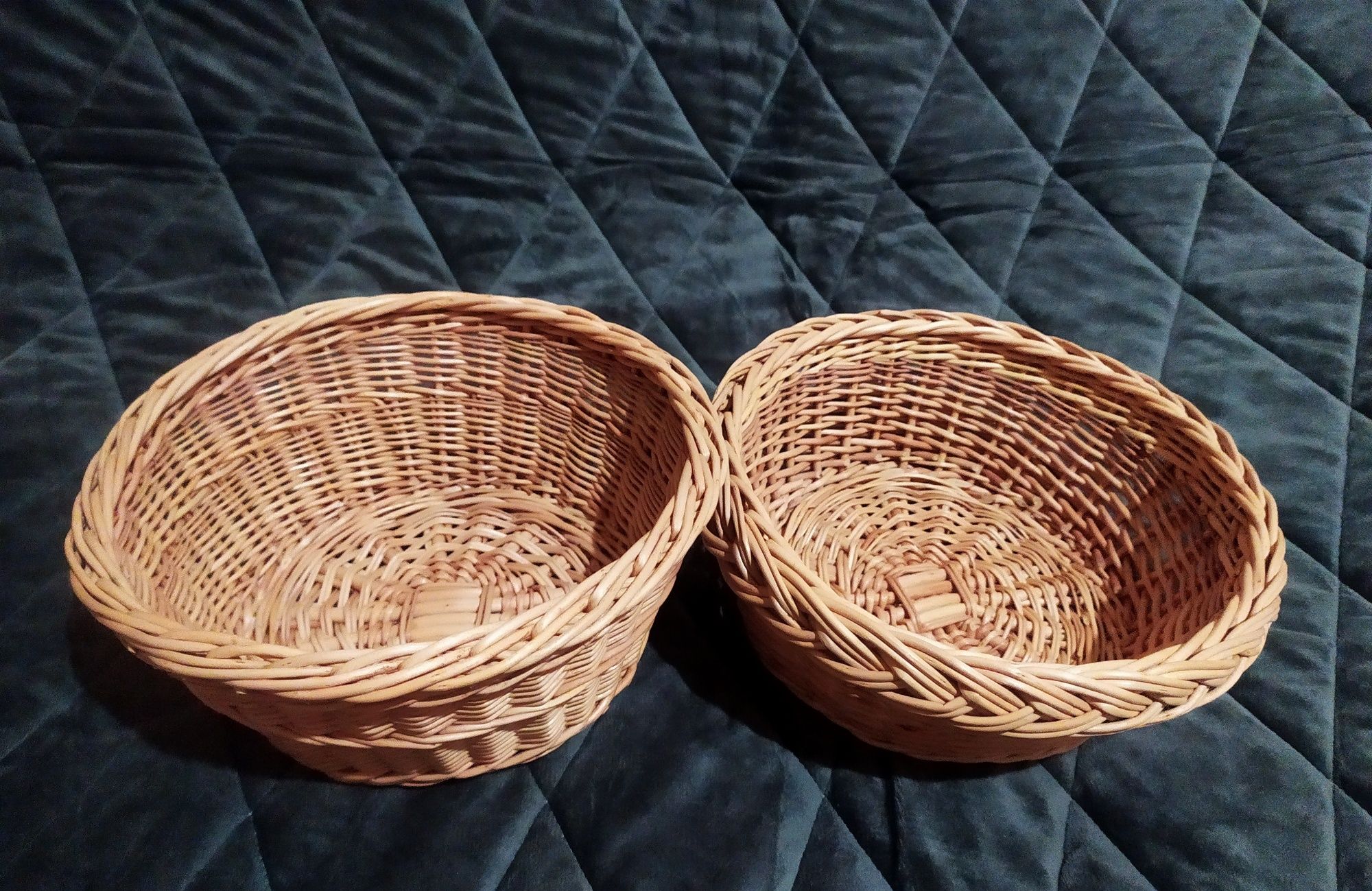Продам фруктовниці, хлібниці, цукерниці.
