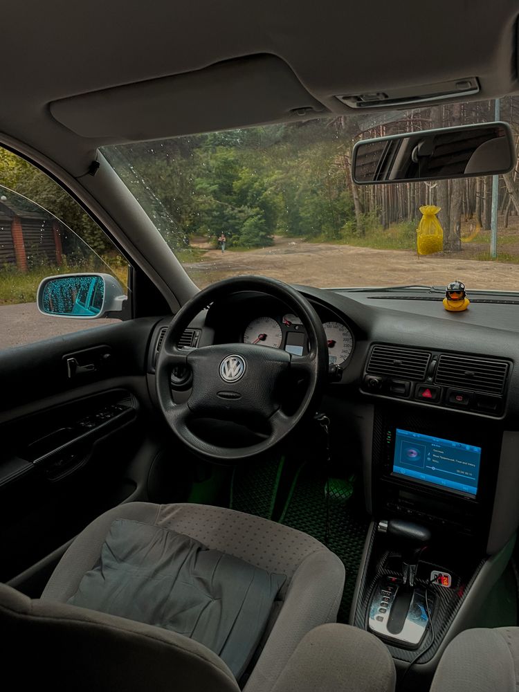 Volkswagen Golf 4 1.6 АКП
