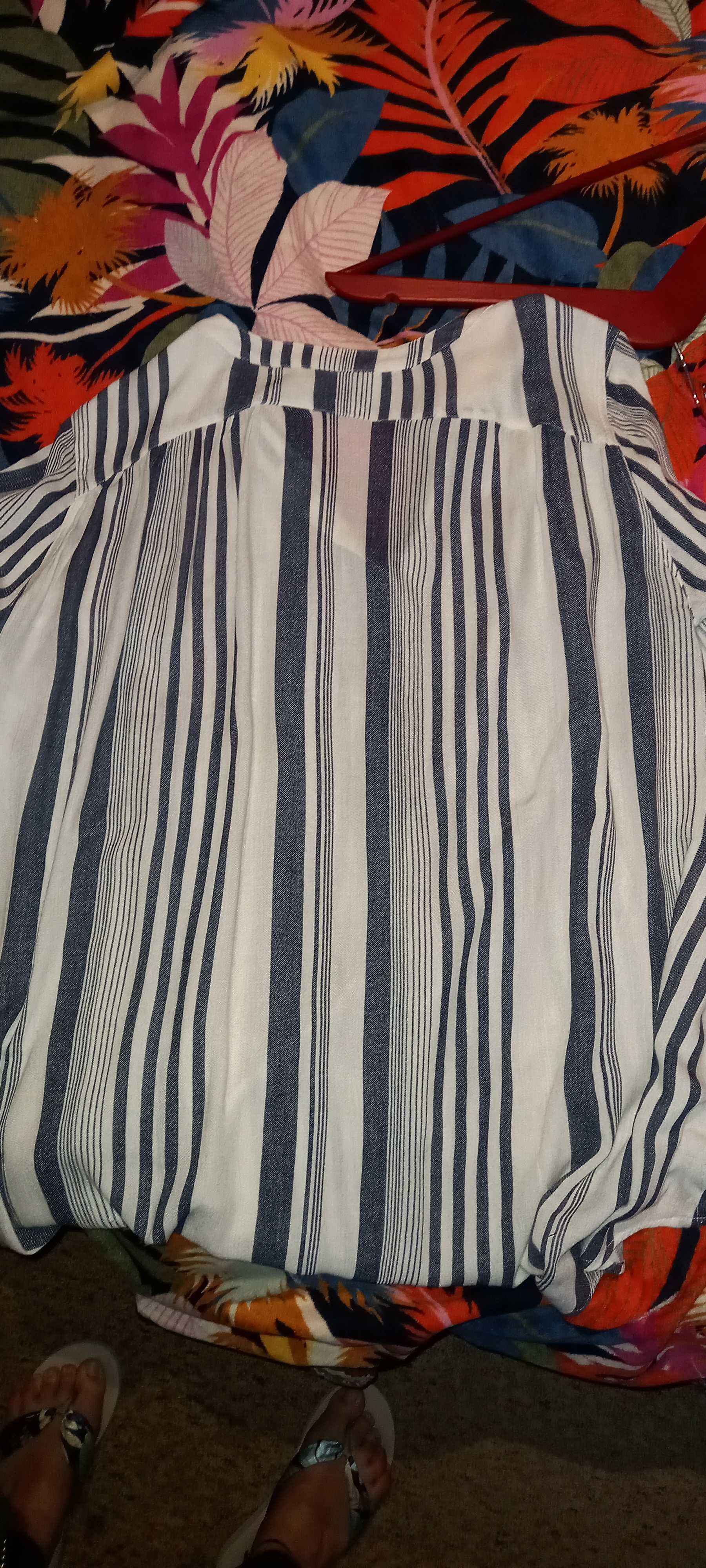 Blusa/Camiseiro branco, com riscado azul marinho - M - Mango