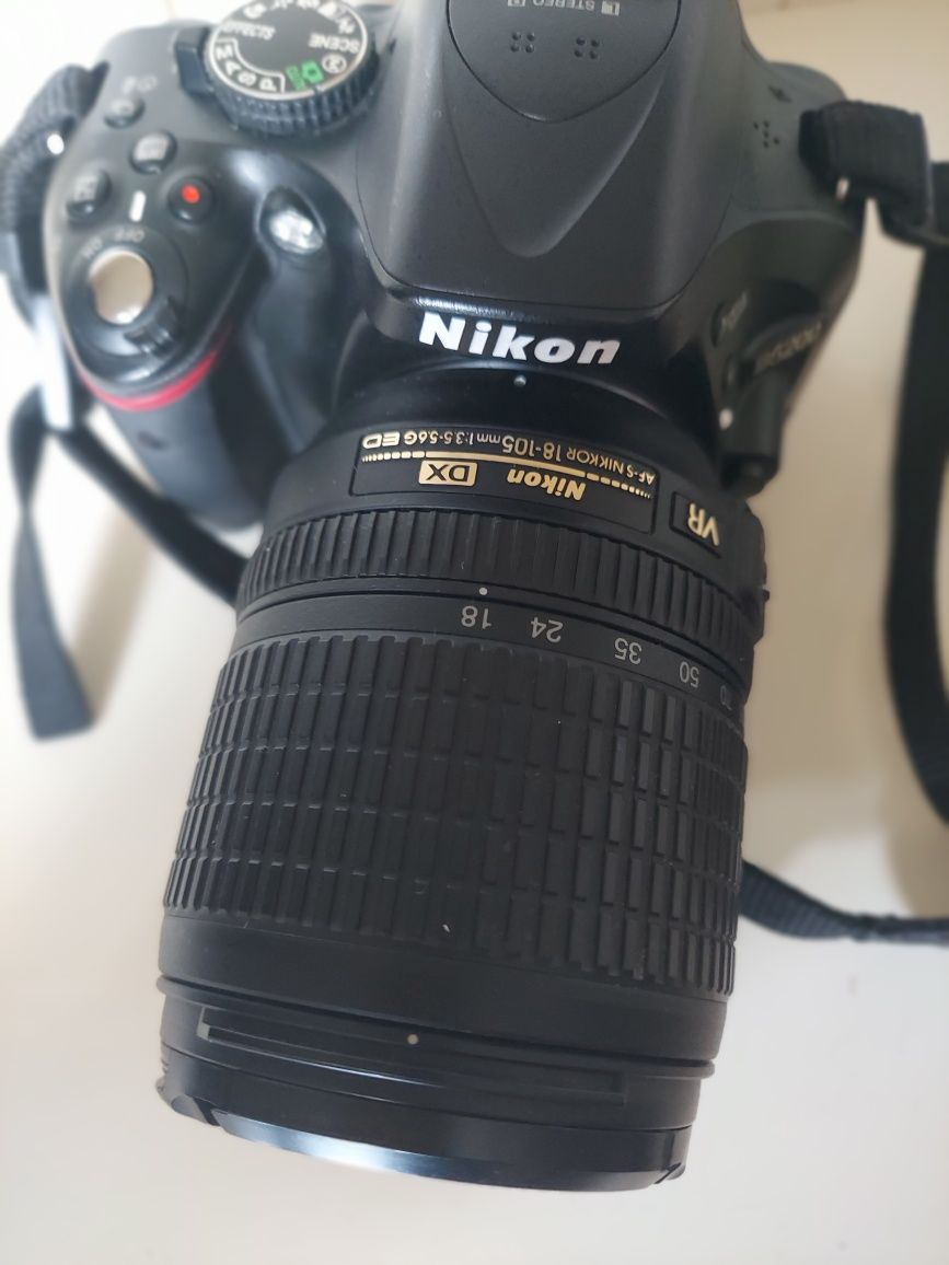 Nikon D5200 body + obiektyw 18-105