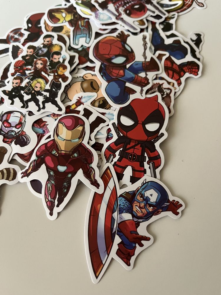 50 Autocolantes Stickers Super Heróis Marvel DC