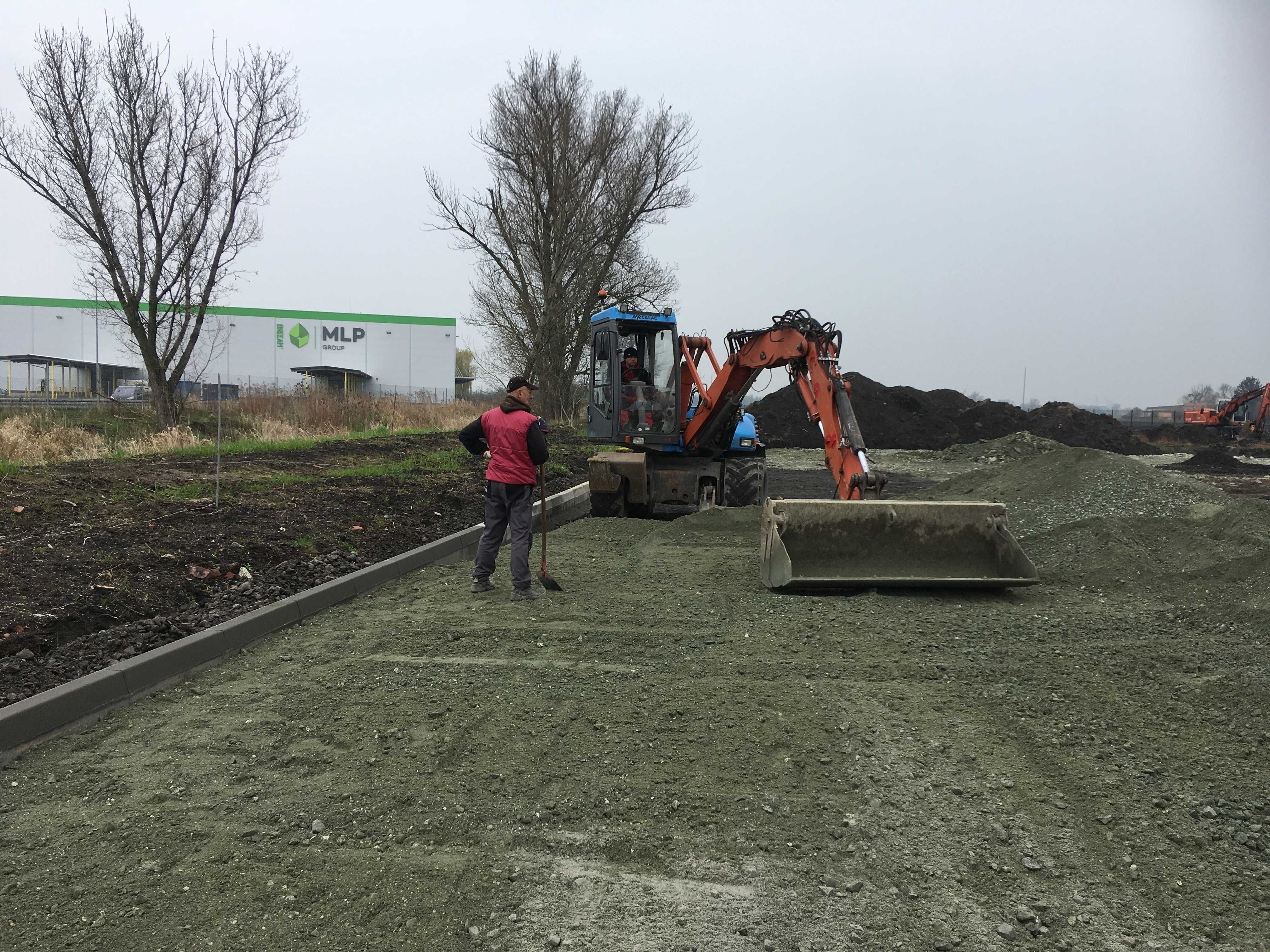 Mecalac prace ziemne rozładunki instalacje szamba wyburzenia Wrocław