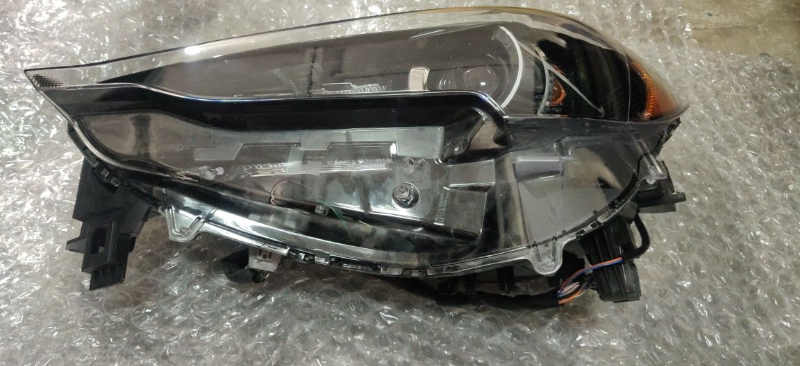 Продам левую фару б/у mazda cx-5 2017-2021