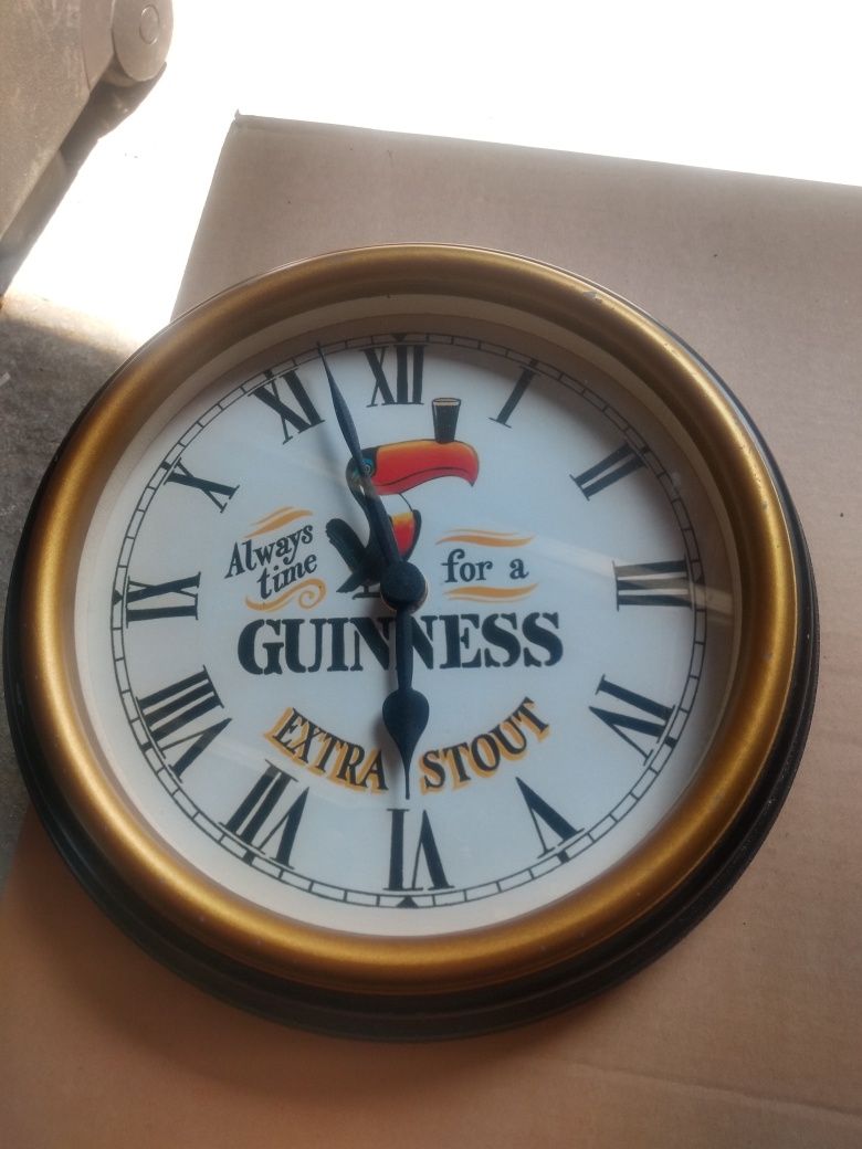 Zegar Guinness , stary zegar , vintage