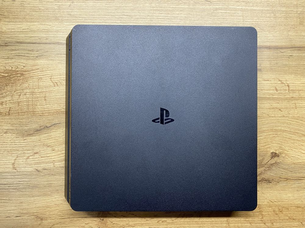 Спортивний набір! PlayStation 4 Slim 1TB + 2 Гри (ГАРАНТІЯ 12 МІСЯЦІВ)