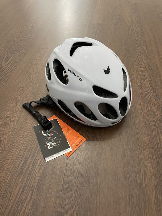 Capacete catlike vento