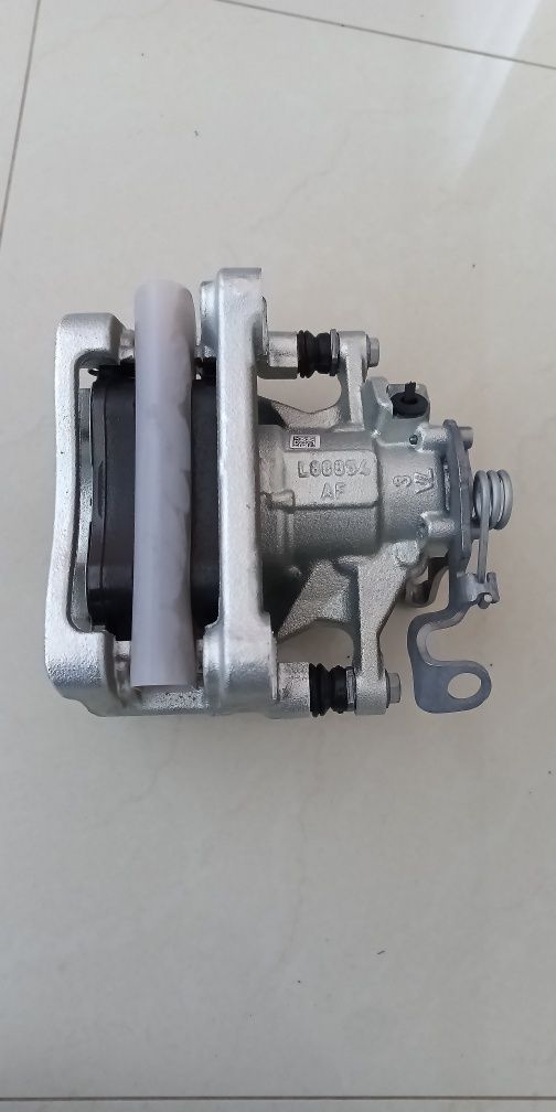 Sprzedam zacisk hamulcowy do VW crafter