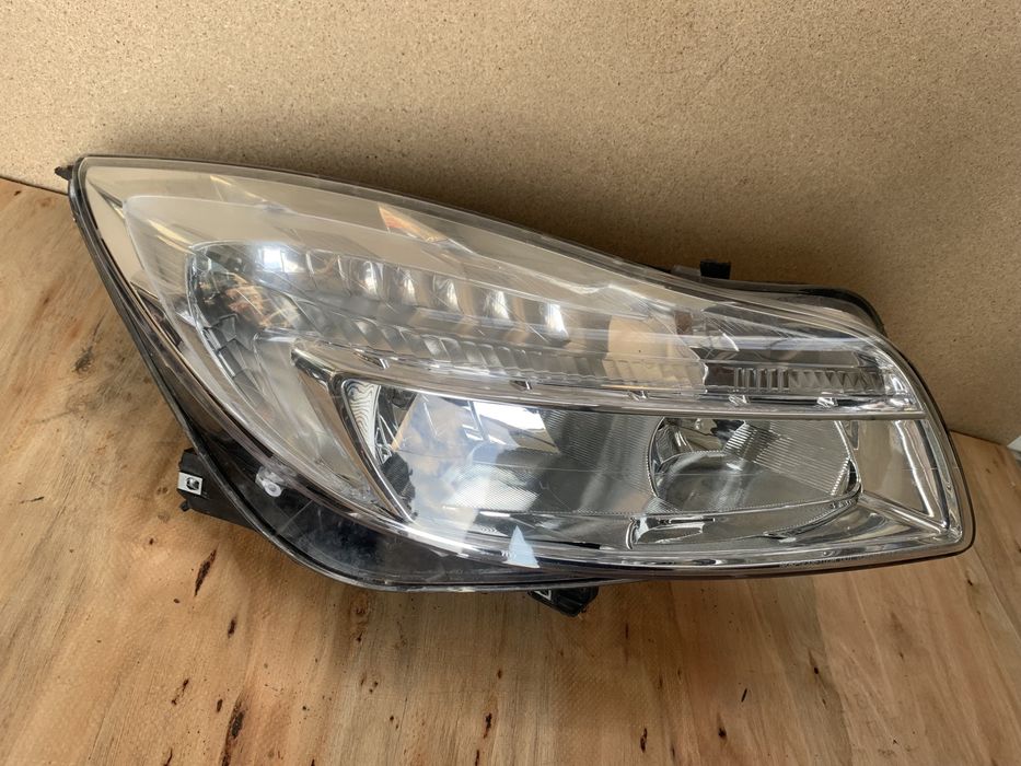 Opel Insignia A lampa prawa przednia prawy przód EUROPA