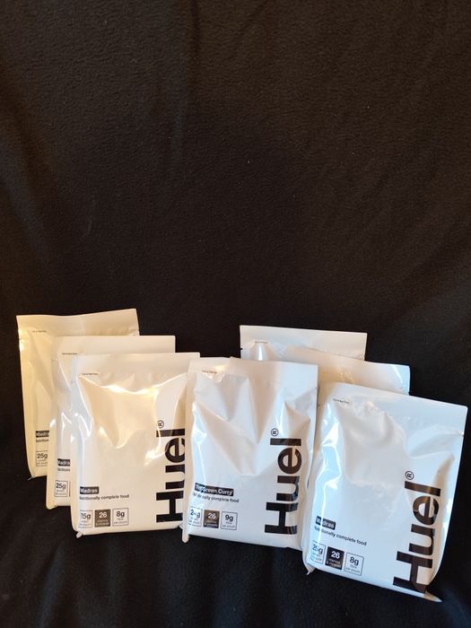 Huel hot and savoury, różne dania do wyboru