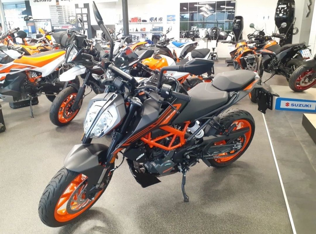KTM Duke 125 mały przebieg z Polskiego salonu