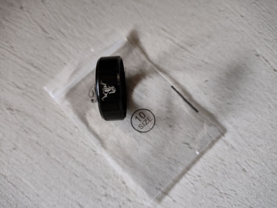 Czarna obrączka, zodiak byk