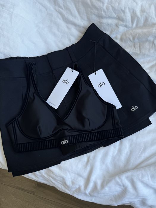 Спортивний топ Alo Yoga