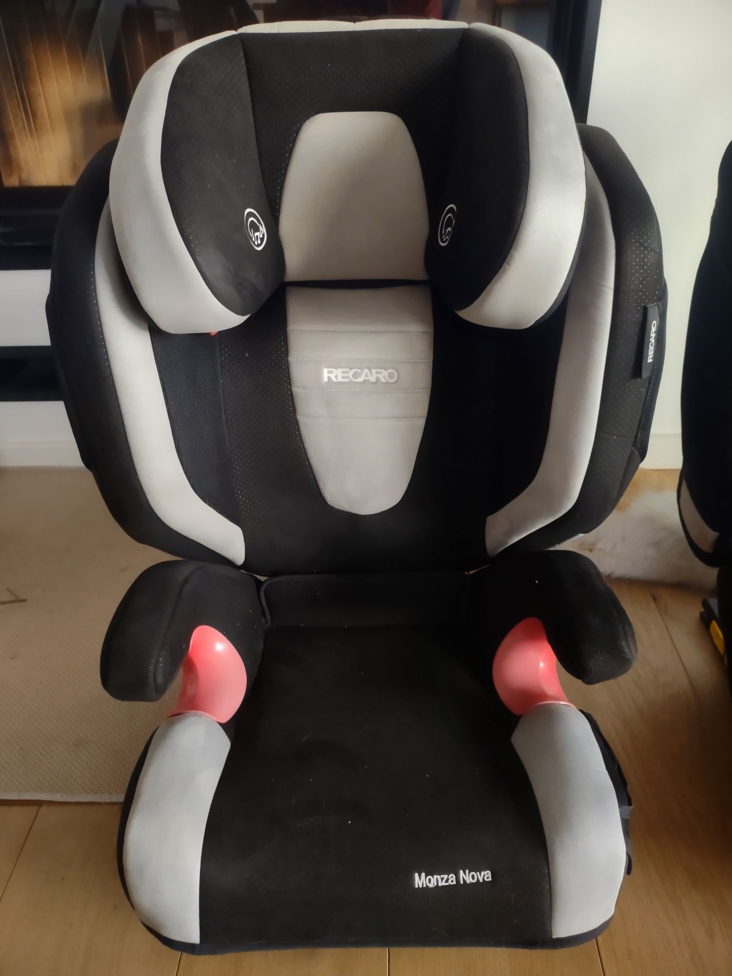 FOTELIK RECARO monza nova ISOFIX z głośnikami w zagłówku