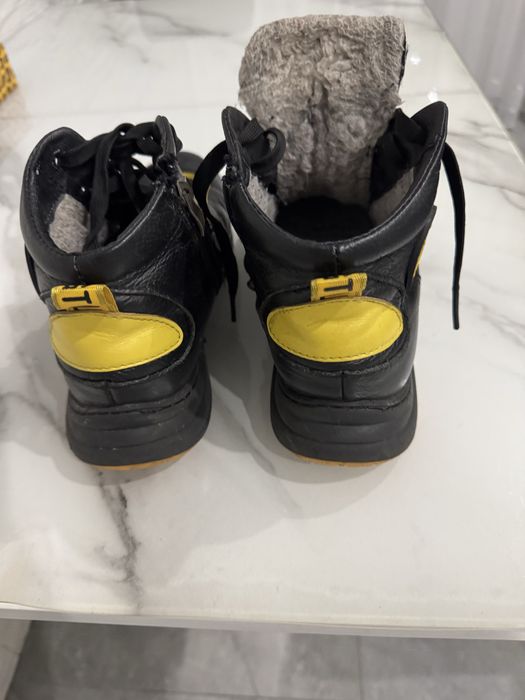 Підліткове зимове взуття