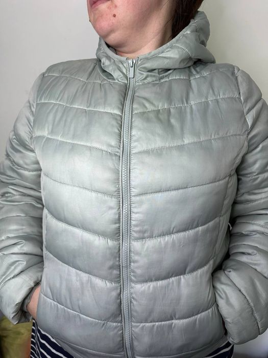 Жіноча куртка осіння