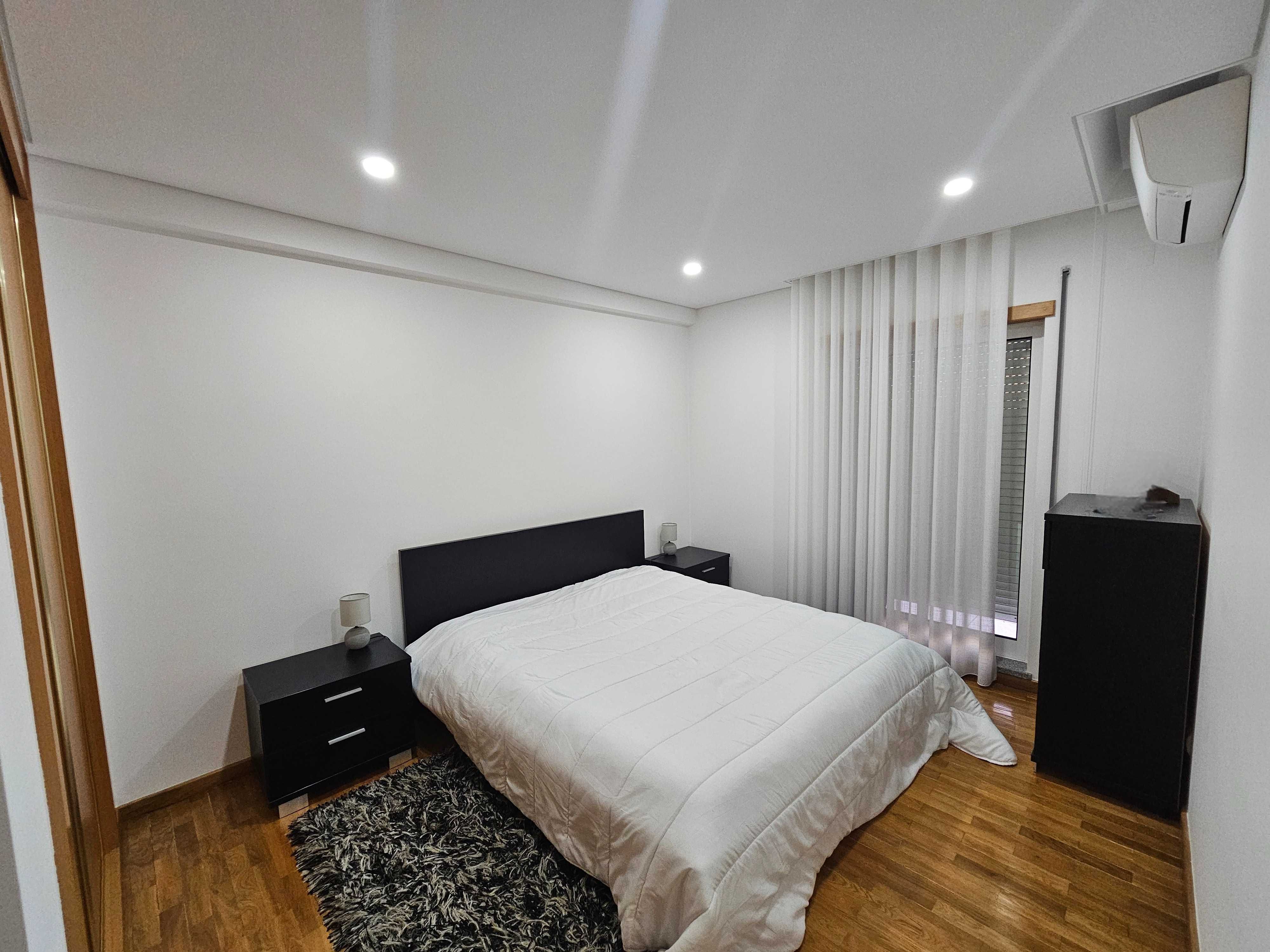 Venda de Apartamento T3 (c/ garagem e terraço)