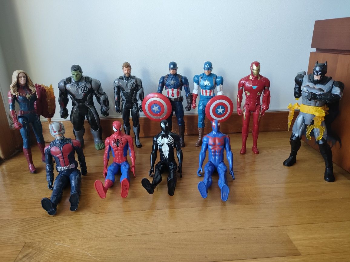 Figuras Marvel (Aranha, Capitão América, Batman)