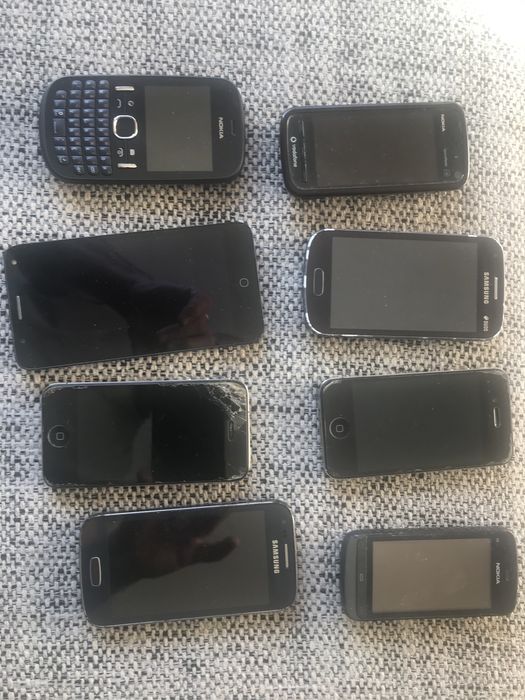 Telemóveis diversos