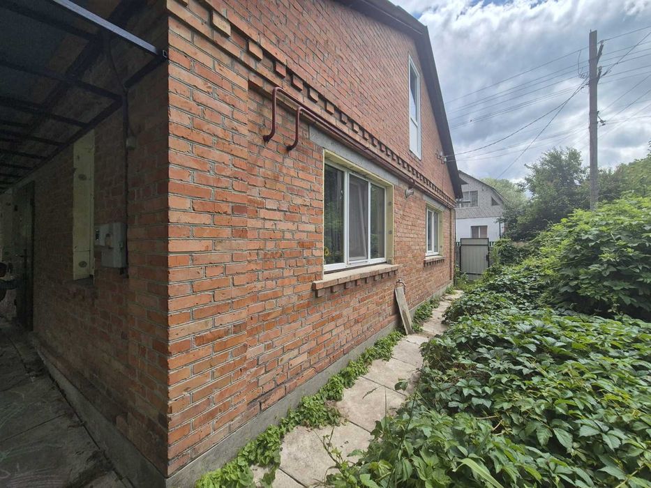 Продам частину будинку по вул.Короленка (біля річки)