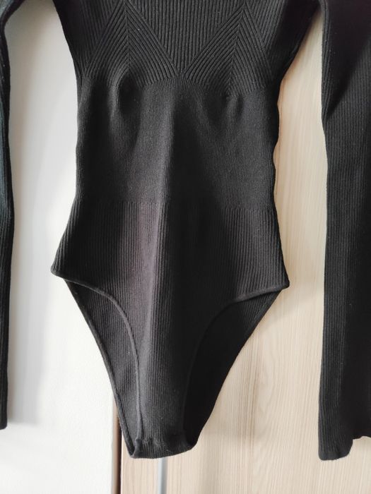 body z prążkowanej dzianiny, dekolt na plecach Reserved xS 34