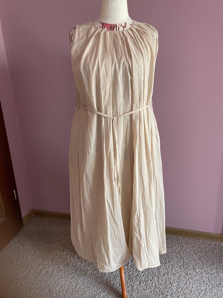 Beżowa sukienka mgiełka STELLA MILANI 40/42/44/46