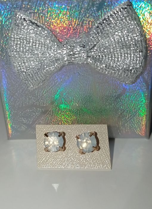 Nowe kolczyki złote z diamenckiem ze stali nierdzewnej wkrętki