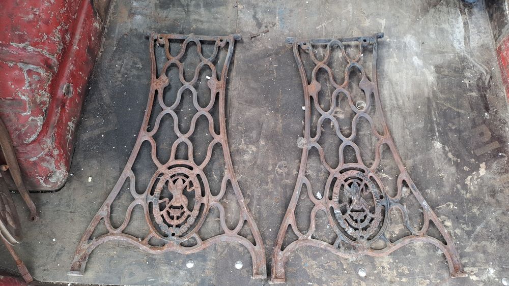 Станина  от швейных машин singer 2 вида