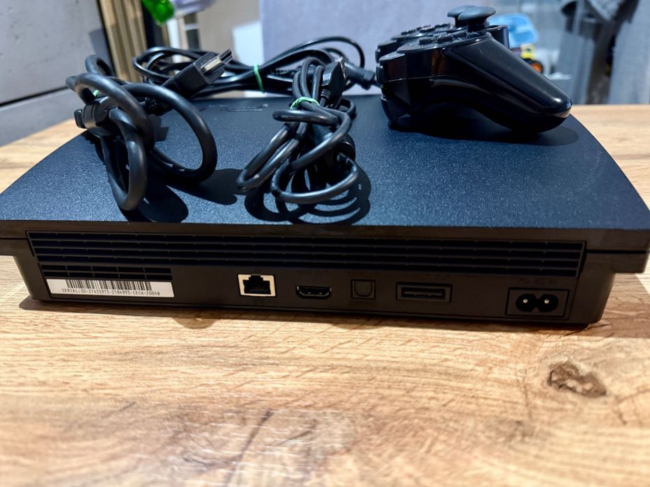 PlayStation 3 duży zestaw + gry + kontrolery 2x move