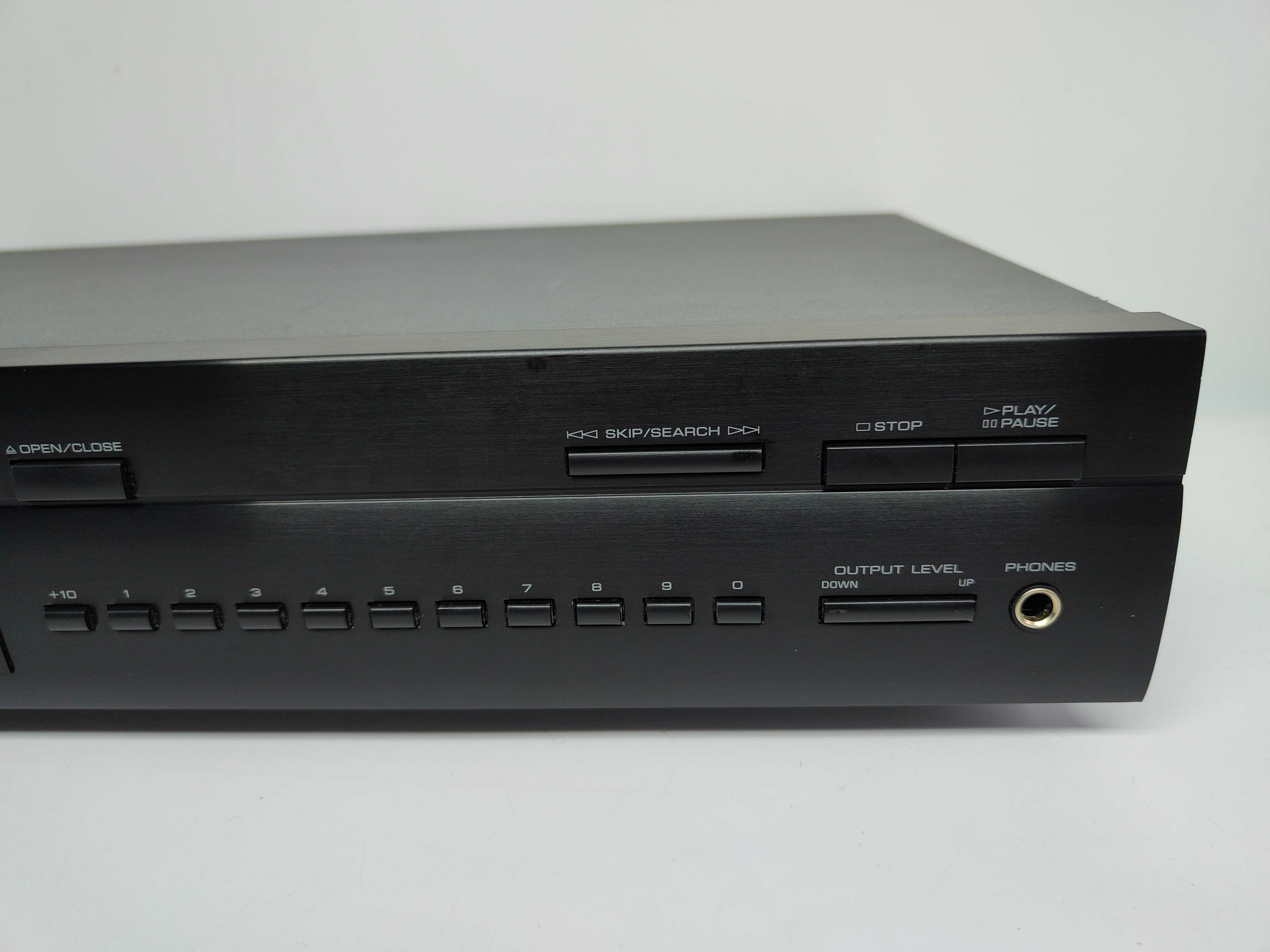 Odtwarzacz CD Yamaha CDX-590 ProBit