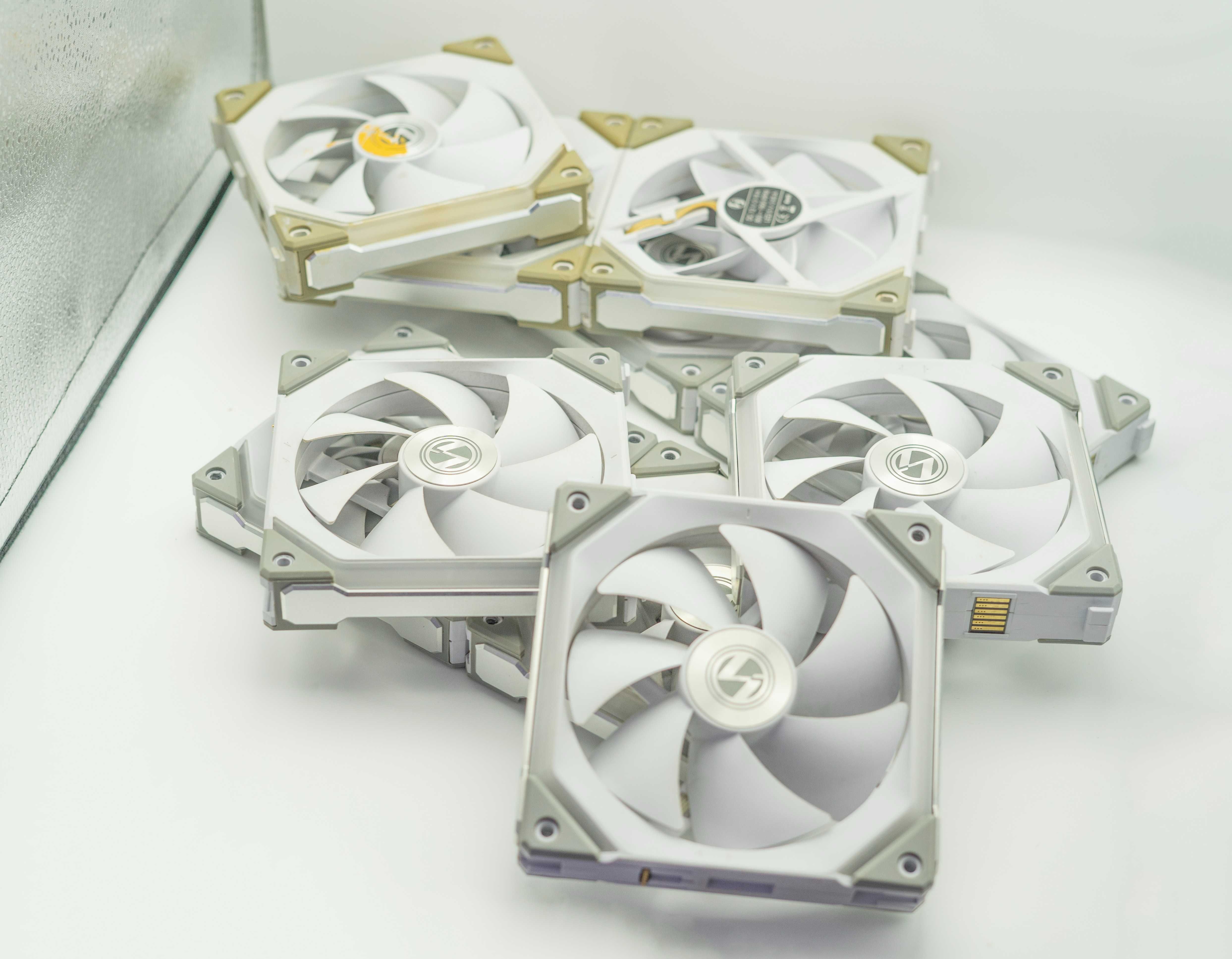 Кулери Lian Li Uni Fan SL-120 V1 (3 штуки)