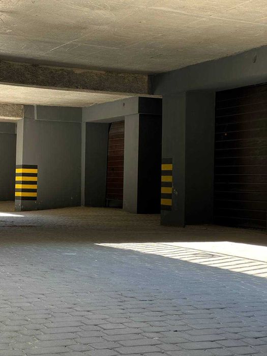 Продам гараж в  центрі,ЖР"Княгинин", вул. Княгинин 44, Галицька