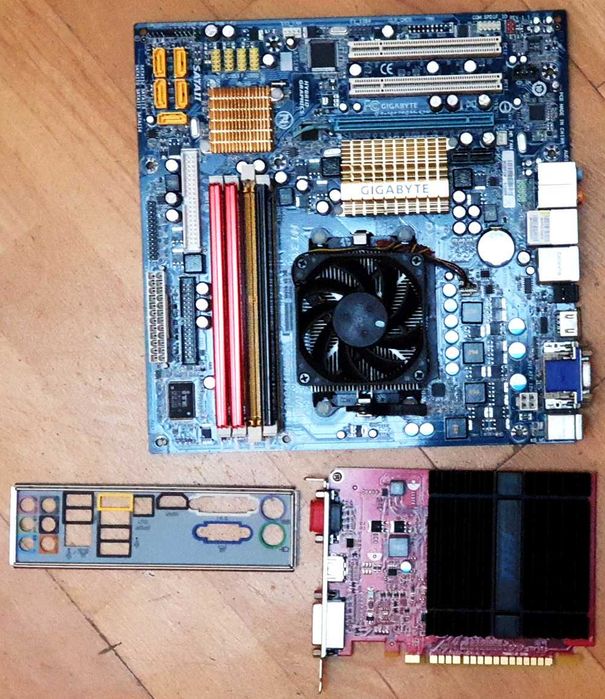 Płyta główna Gigabyte z AMD Phenom II 3GB RAM i Radeon R5-230 1GB