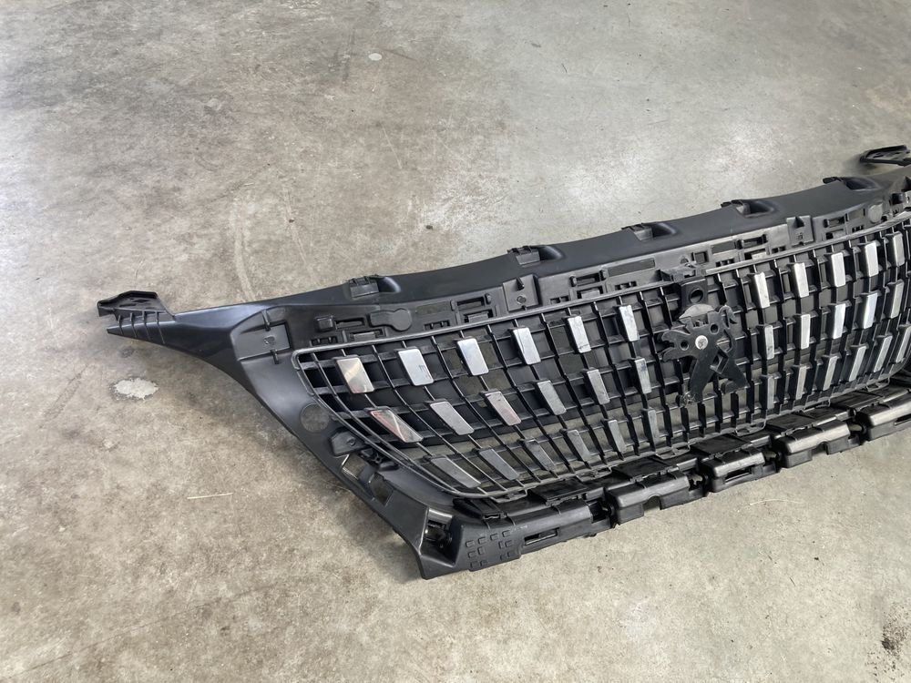 Grill atrapa blenda wzmocnienie peugeot 3008 II