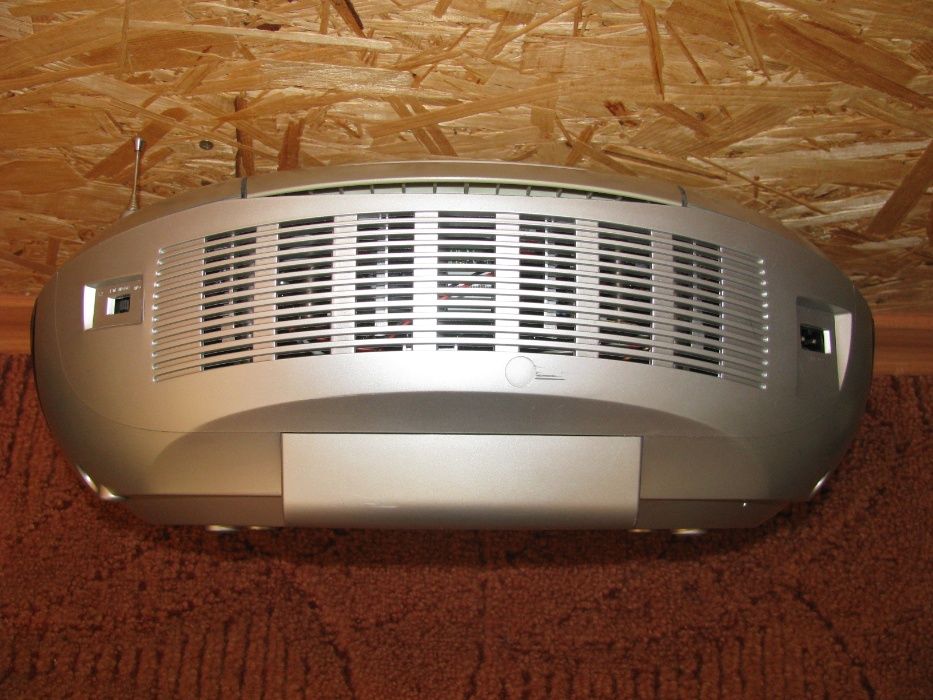 GRUNDIG RRCD 3410 - радио касетный магнитофон с СD