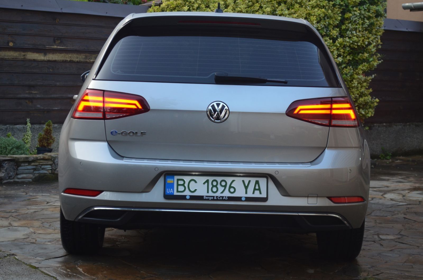 Volkswagen E-GOLF 2019