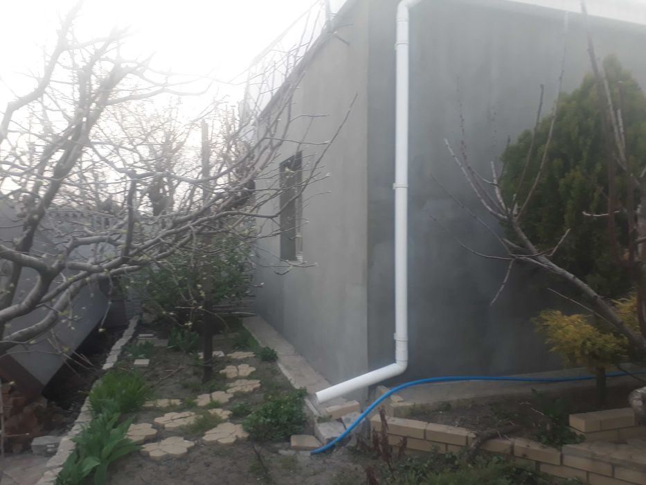 Монтаж и ремонт водосточной системы, установка труб, желобов, воронок