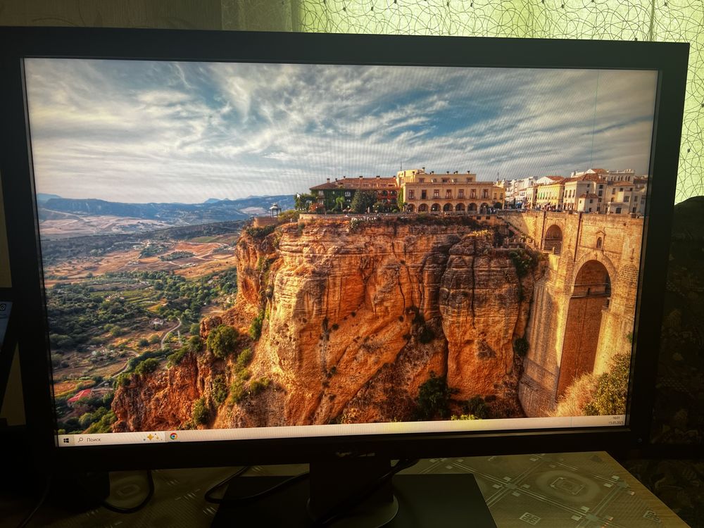 Монитор Dell 2709WB