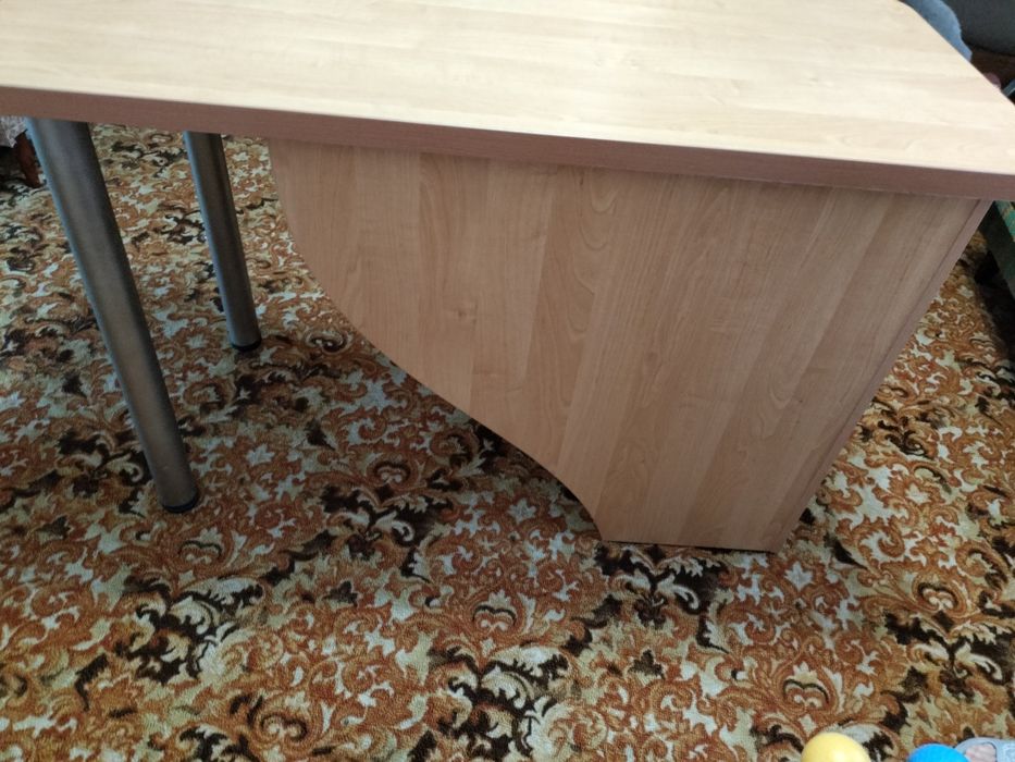 Офісний комплект (стіл, тумба)