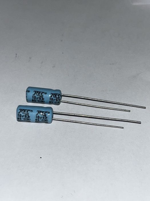 Конденсатори 10мкФ 63В